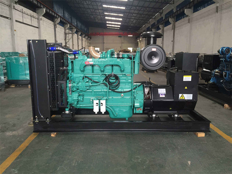 矿区如何判断一个电压表是否具有自动量程切换功能？